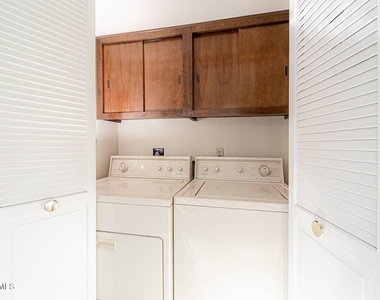 5124 N 31st Place - Photo Thumbnail 18