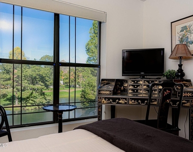 5124 N 31st Place - Photo Thumbnail 16