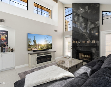 9635 E Sutton Drive - Photo Thumbnail 37