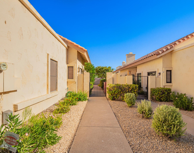 9635 E Sutton Drive - Photo Thumbnail 4