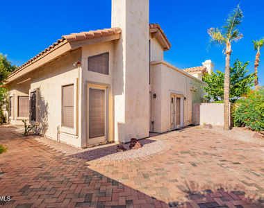 9635 E Sutton Drive - Photo Thumbnail 28
