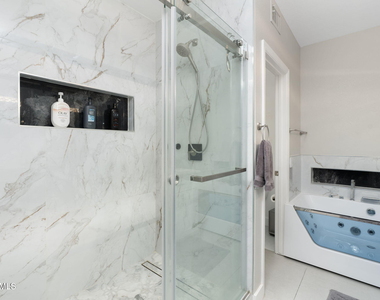 9635 E Sutton Drive - Photo Thumbnail 53