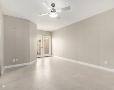 9635 E Sutton Drive - Photo Thumbnail 22
