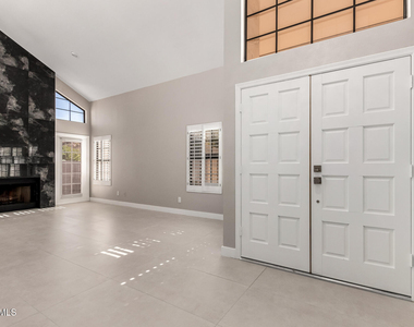 9635 E Sutton Drive - Photo Thumbnail 9
