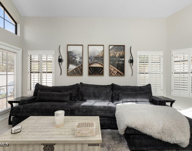 9635 E Sutton Drive - Photo Thumbnail 36