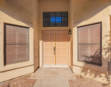 9635 E Sutton Drive - Photo Thumbnail 7