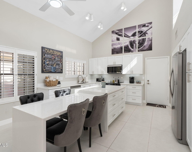 9635 E Sutton Drive - Photo Thumbnail 43
