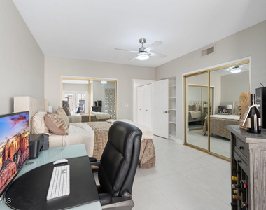 9635 E Sutton Drive - Photo Thumbnail 55