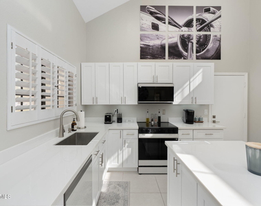 9635 E Sutton Drive - Photo Thumbnail 41