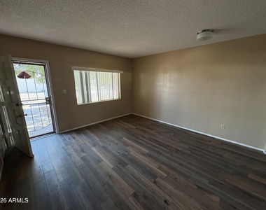 11214 W Nevada Avenue - Photo Thumbnail 9