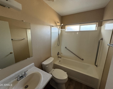 11214 W Nevada Avenue - Photo Thumbnail 7