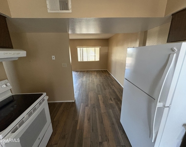 11214 W Nevada Avenue - Photo Thumbnail 12