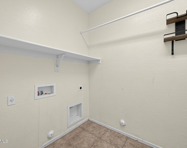 3561 E Harwell Road - Photo Thumbnail 31