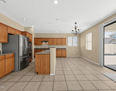 3561 E Harwell Road - Photo Thumbnail 11