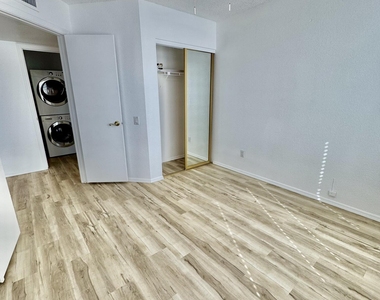2035 S Elm Street - Photo Thumbnail 18