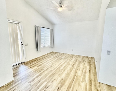 2035 S Elm Street - Photo Thumbnail 6