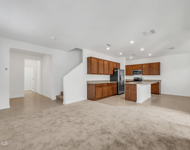 9850 E Tamery Avenue - Photo Thumbnail 6