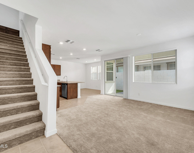 9850 E Tamery Avenue - Photo Thumbnail 7