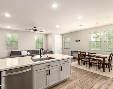 2470 N Heritage Street - Photo Thumbnail 9