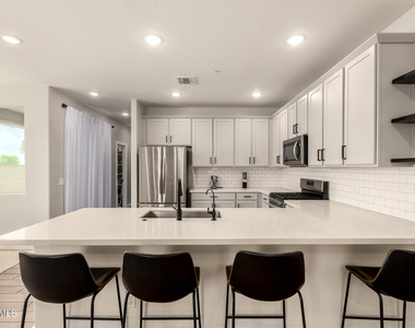 2470 N Heritage Street - Photo Thumbnail 5