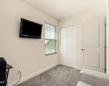 2470 N Heritage Street - Photo Thumbnail 19