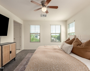 2470 N Heritage Street - Photo Thumbnail 13