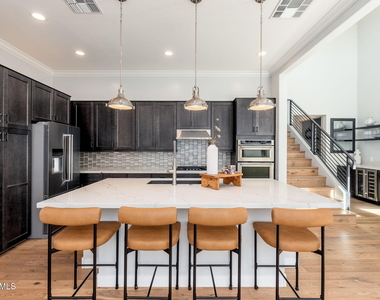 1555 E Ocotillo Road - Photo Thumbnail 3