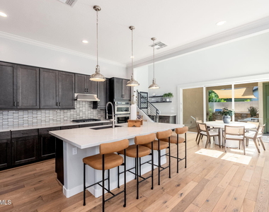 1555 E Ocotillo Road - Photo Thumbnail 2