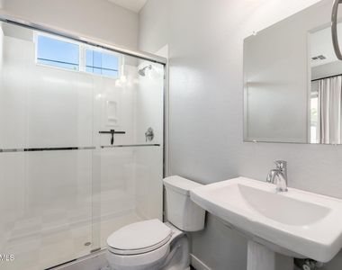 1555 E Ocotillo Road - Photo Thumbnail 28