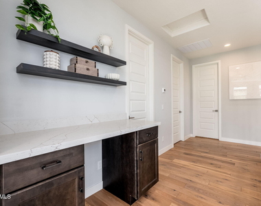 1555 E Ocotillo Road - Photo Thumbnail 21
