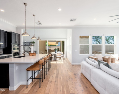 1555 E Ocotillo Road - Photo Thumbnail 8