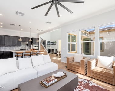 1555 E Ocotillo Road - Photo Thumbnail 10