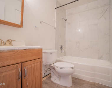 2131 W Devonshire Avenue - Photo Thumbnail 12