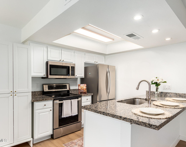 1224 N 85th Place - Photo Thumbnail 5