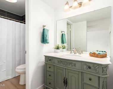 1224 N 85th Place - Photo Thumbnail 12