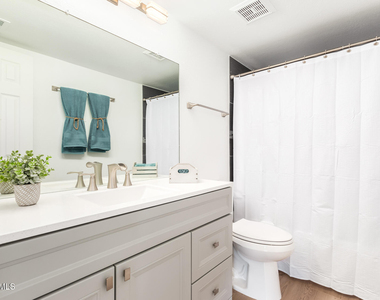 1224 N 85th Place - Photo Thumbnail 14