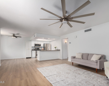 1224 N 85th Place - Photo Thumbnail 2