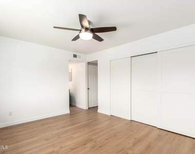 1224 N 85th Place - Photo Thumbnail 11