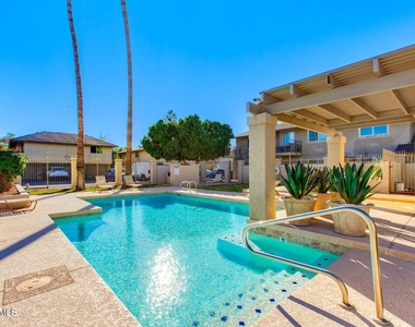 1224 N 85th Place - Photo Thumbnail 16