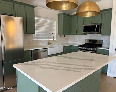 12735 W Verde Lane - Photo Thumbnail 3