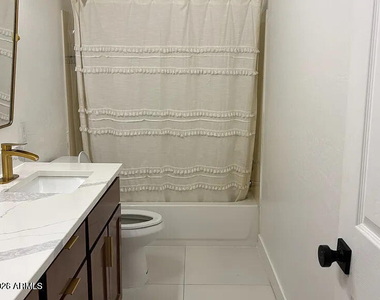 12735 W Verde Lane - Photo Thumbnail 19