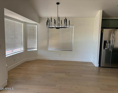12735 W Verde Lane - Photo Thumbnail 7