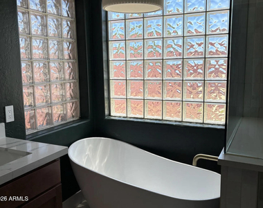 12735 W Verde Lane - Photo Thumbnail 11