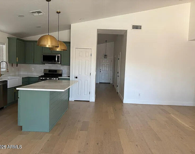 12735 W Verde Lane - Photo Thumbnail 6
