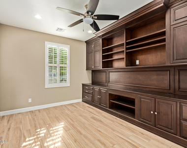 4322 S Gardenia Drive - Photo Thumbnail 15