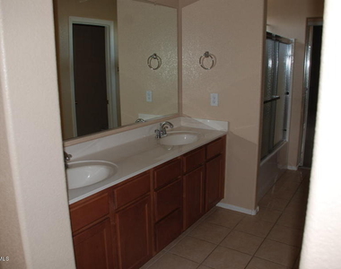 1637 E Aspen Avenue - Photo Thumbnail 7