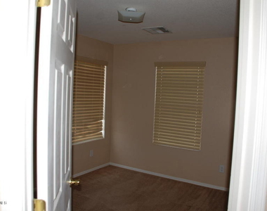 1637 E Aspen Avenue - Photo Thumbnail 9