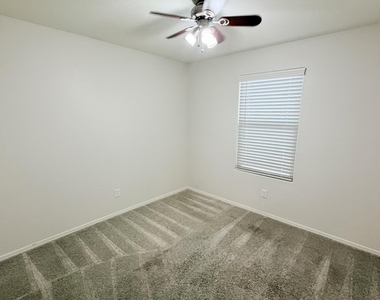 18293 N Clarence Lane - Photo Thumbnail 13