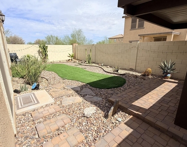 18293 N Clarence Lane - Photo Thumbnail 10