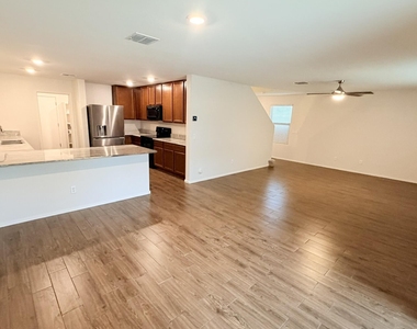 18293 N Clarence Lane - Photo Thumbnail 4